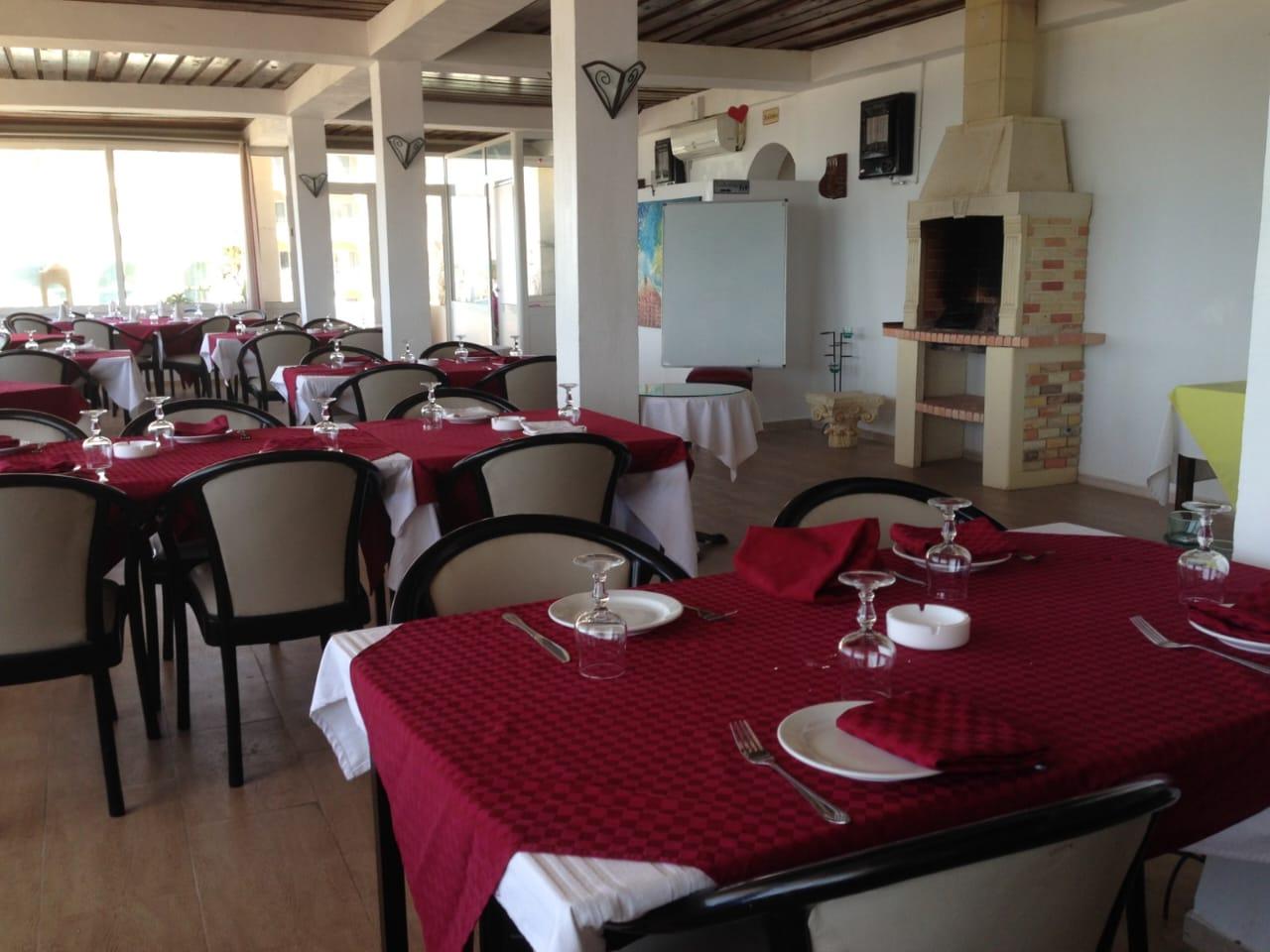 Hôtel 5* Pied Dans l'eau et Titre Foncier à Vendre à Hammamet