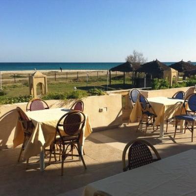 Hôtel 5* Pied Dans l'eau et Titre Foncier à Vendre à Hammamet